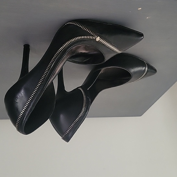 Heels - Picture 2 of 2